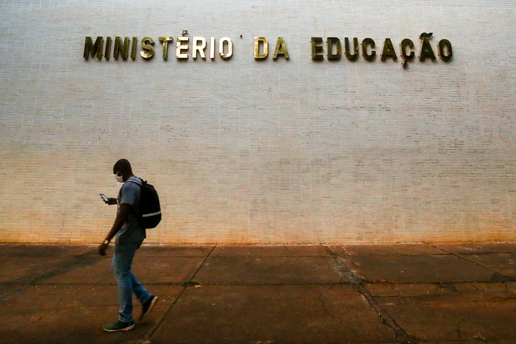 Associação defende licenciatura a distância em consulta pública do MEC