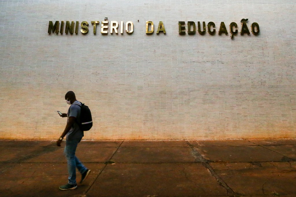 O Brasil tem 49,8 bilhões de alunos matriculados em instituições de ensino básico e educação infantil