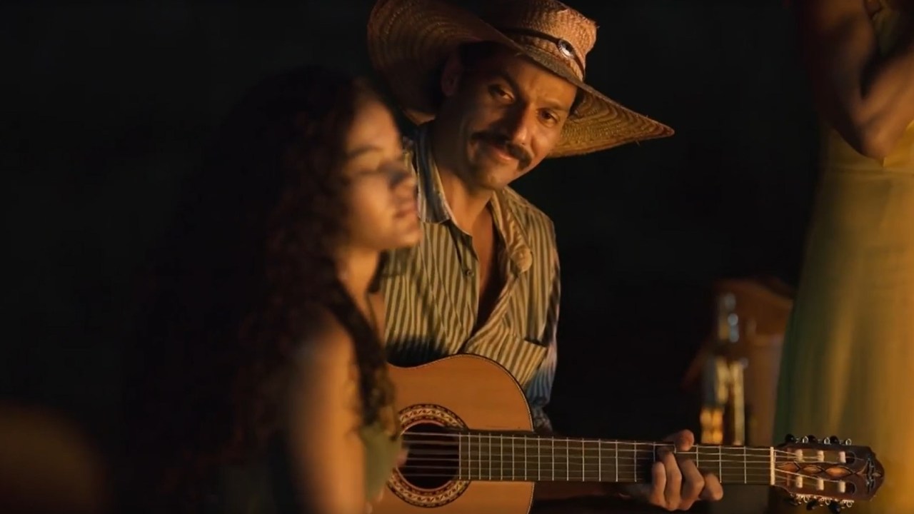 Tibério toca 'Cavalo Preto' em 'Pantanal' -