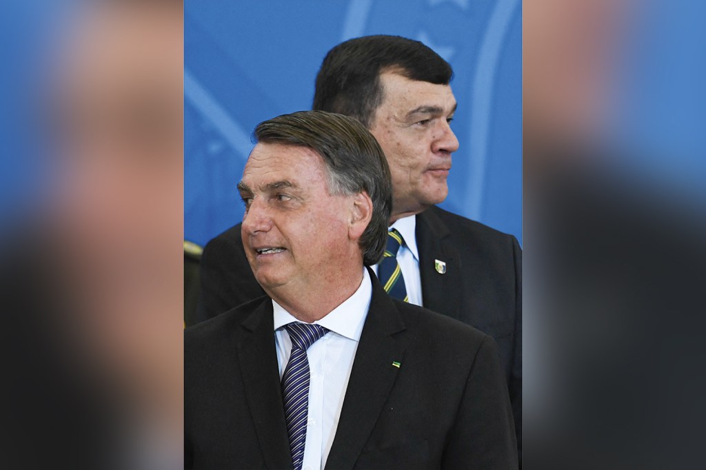 FRENTE DE BATALHA - Bolsonaro e o general Paulo Sérgio: o presidente e o ministro da Defesa subiram o tom contra o TSE -