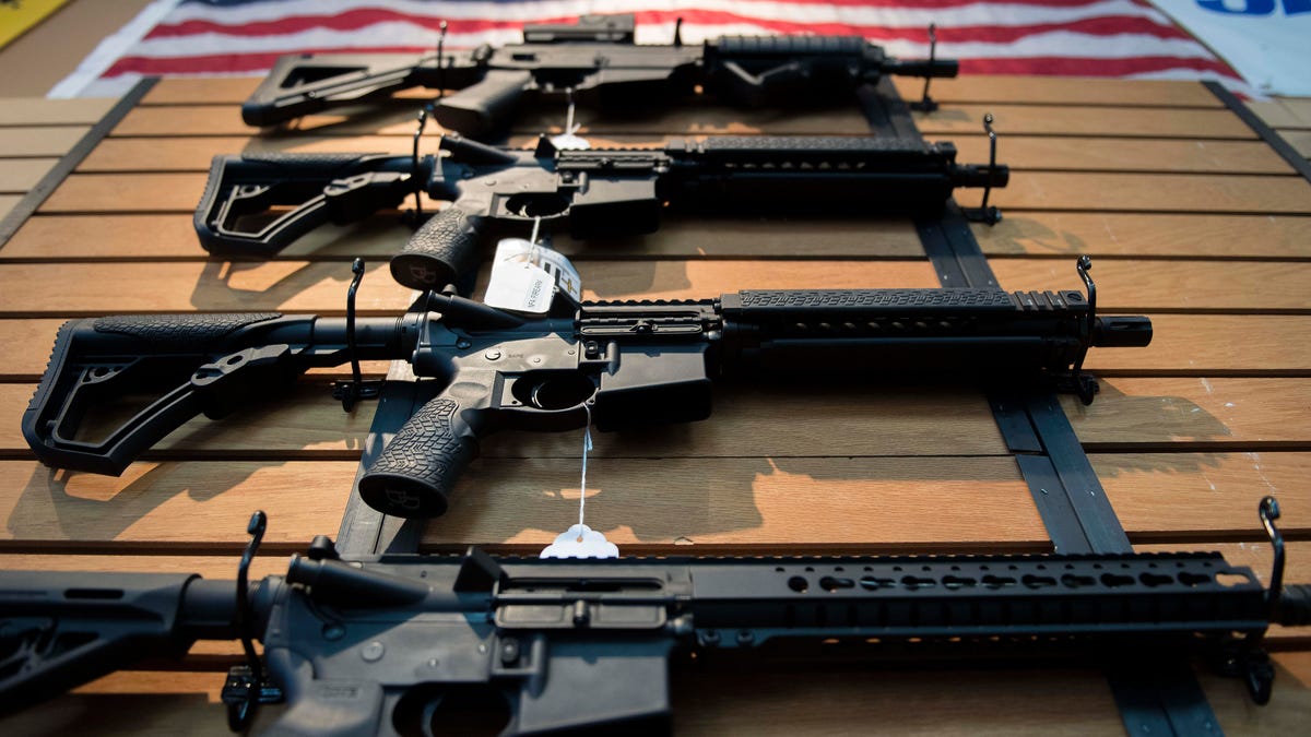 No intervalo de 2012 a 2021, houve crescimento de 347% em vendas de rifles em apenas uma empresa