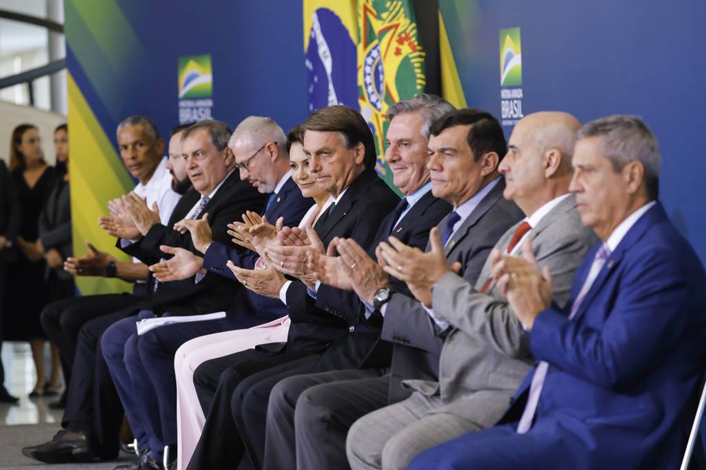 TITULARES - Jair Bolsonaro, versão 2022: a campanha de reeleição será tocada por profissionais de diferentes ramos -
