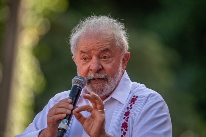 A tres meses de las elecciones, Lula lidera y Bolsonaro acumula escándalos