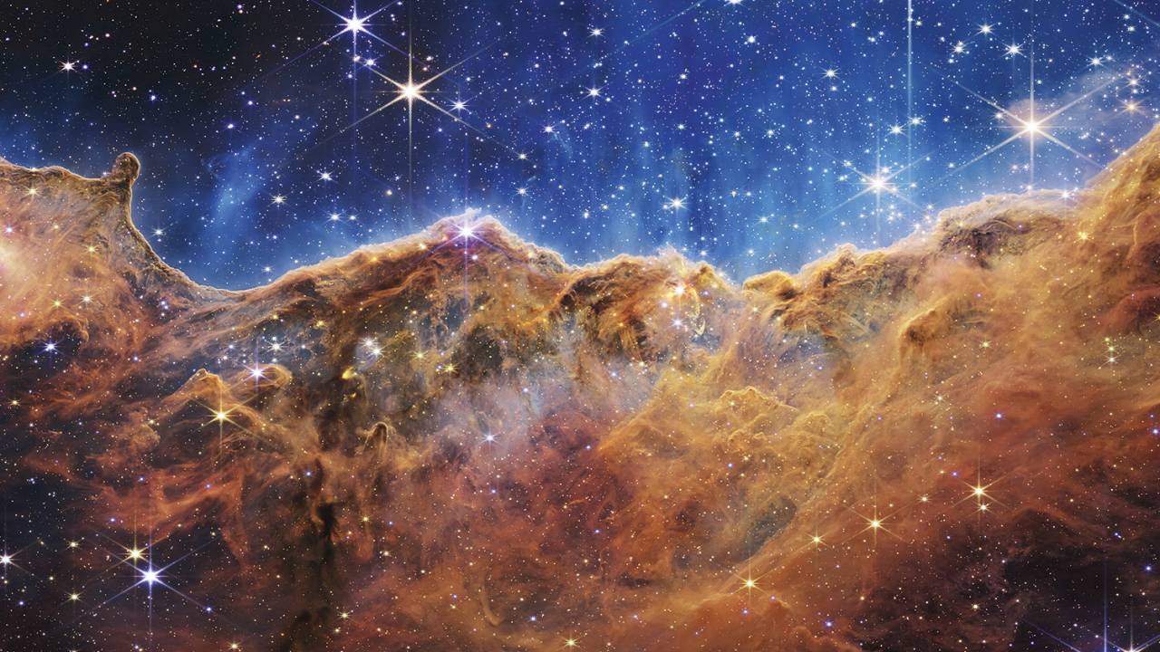 NEBULOSA CARINA - Identificada em 1752 pelo astrônomo francês Nicolas-Louis de Lacaille, a estupenda Nebulosa Carina é uma das maiores regiões de formação estelar da Via Láctea. Fica a 7 600 anos-luz da Terra e é considerada uma das nebulosas mais brilhantes do céu. Uma curiosidade é que só pode ser vista do Hemisfério Sul -