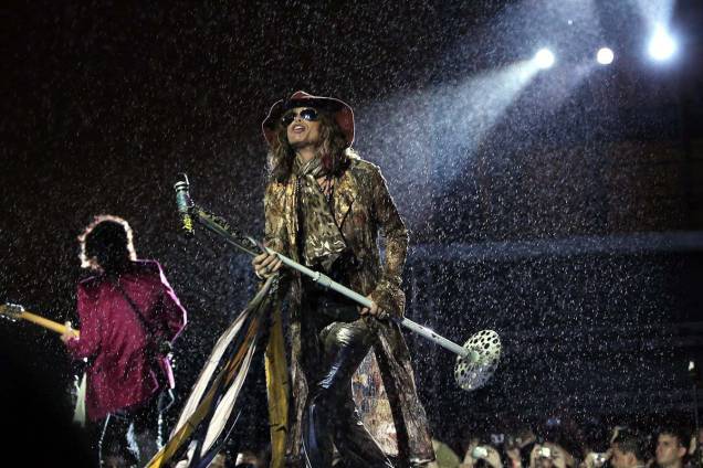 O vocalista Steven Tyler, durante `a apresentação da banda americana Aerosmith, na Arena Anhembi em São Paulo, em 2011.