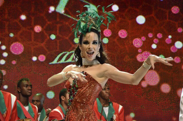 A apresentadora Ana Furtado na chamada do Carnaval 2012 da Globo.