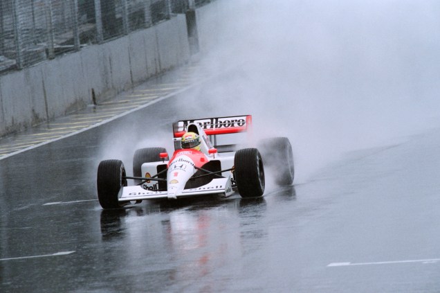 Piloto brasileiro Ayrton Senna da McLaren Honda debaixo de chuva no GP do Fórmula 1, Interlagos, São Paulo, em 22/03/1991.