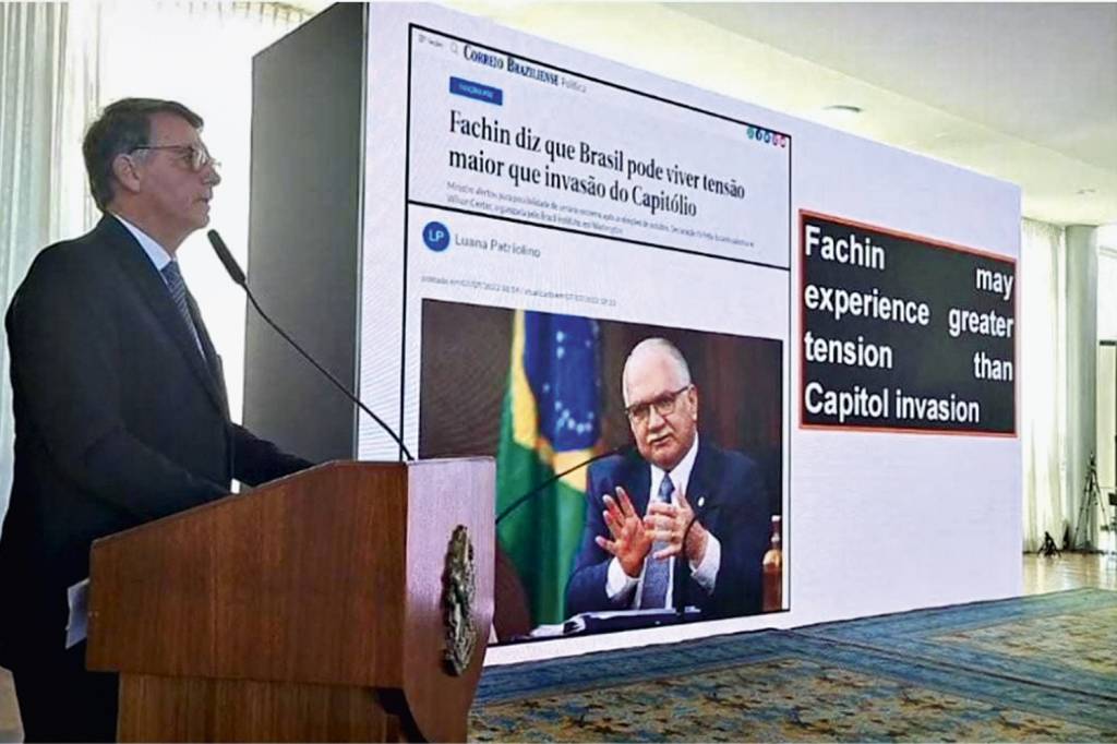 IRRESPONSABILIDADE - Bolsonaro: reunião com embaixadores para pregar contra o sistema eleitoral brasileiro -