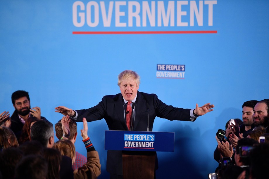 O primeiro-ministro britânico e líder do Partido Conservador, Boris Johnson, fala durante um evento de campanha para comemorar o resultado das eleições gerais, no centro de Londres, em 13/12/2019.