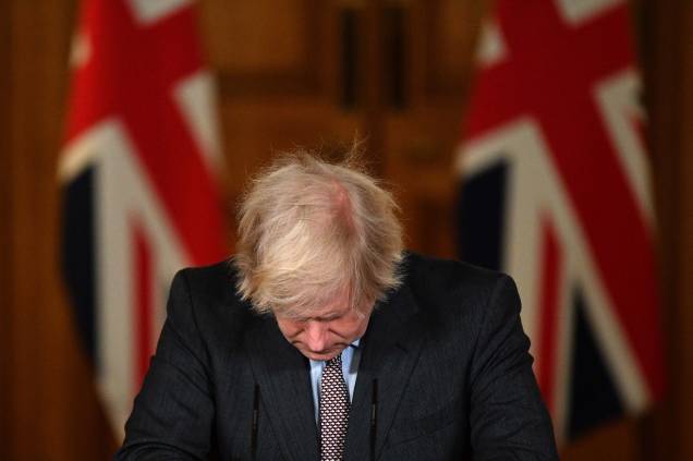 O primeiro-ministro da Grã-Bretanha, Boris Johnson, enquanto participa de uma conferência de imprensa virtual na 10 Downing Street, no centro de Londres, sobre uma possível renúncia, 26/01/2021.