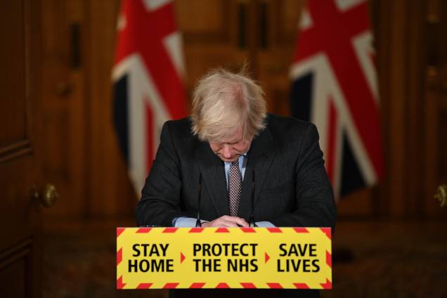 O primeiro-ministro da Grã-Bretanha, Boris Johnson, participa de uma entrevista coletiva virtual sobre a pandemia de Covid-19, dentro da 10 Downing Street, no centro de Londres, em 26/01/2021.