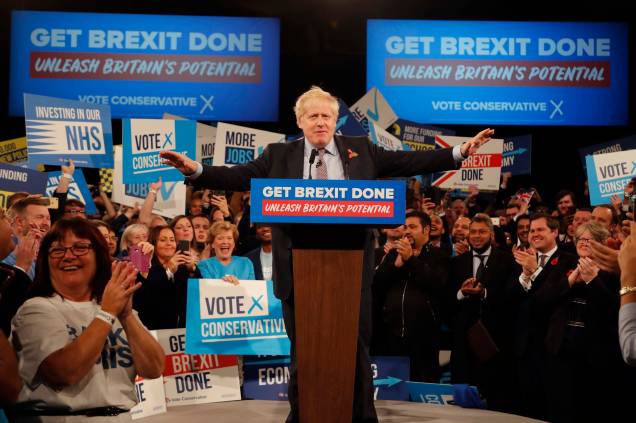 O primeiro-ministro da Grã-Bretanha, Boris Johnson, fala durante um evento de campanha eleitoral para seu Partido Conservador no NEC, (Centro Nacional de Exposições) em Birmingham, Inglaterra, em 06/11/2019.