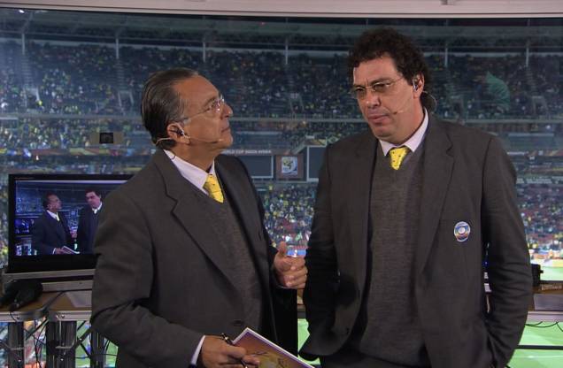 Galvão Bueno e Casagrande, durante comentários de futebol na TV Globo, 2020.