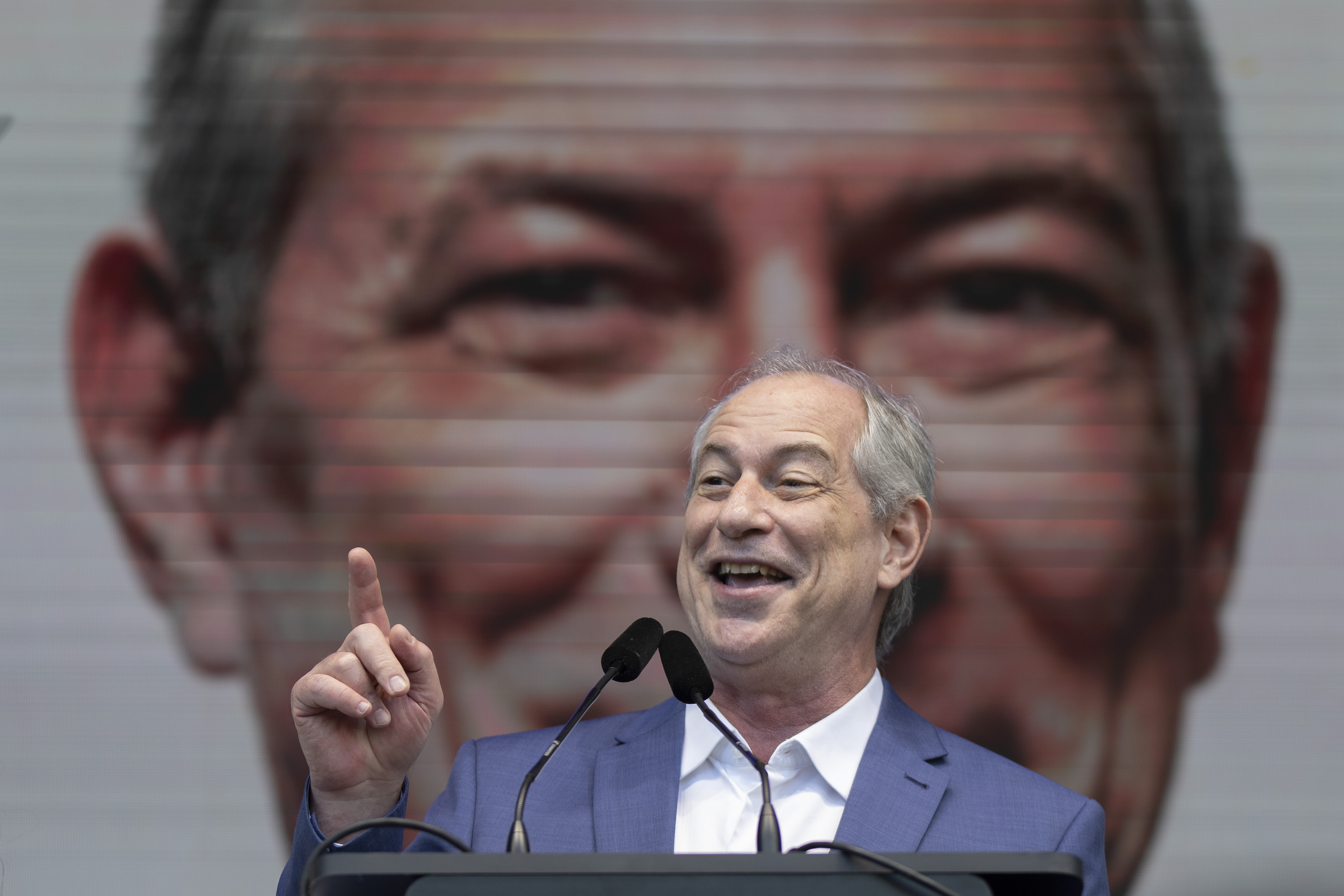 Ciro Gomes promete acabar com reelei o se for eleito VEJA