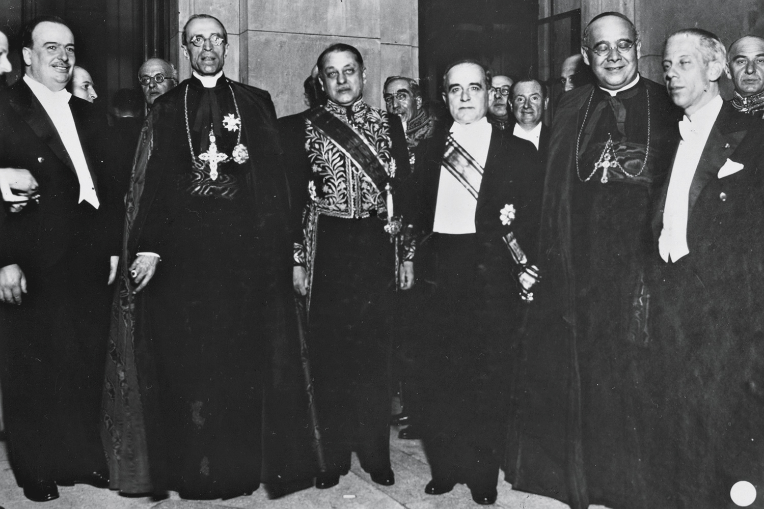 NO BRASIL - Getúlio Vargas e Eugenio Pacelli (no centro): visita oficial em 1934 -