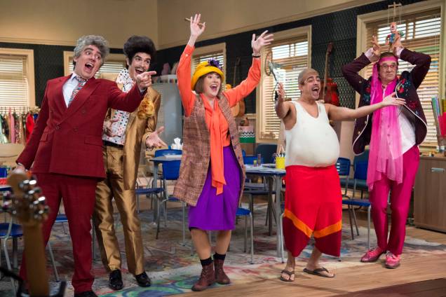 Improviso musical ‘Os Saltimbancos’, na "Escolinha do Professor Raimundo", com Rolando Lero (Marcelo Adnet), Seu Boneco (Marcius Melhem) e Zé Bonitinho (Mateus Solano), Seu Peru (Marcos Caruso) e Dona Catifunda (Dani Calabresa). 03/06/2019. Improviso musical ‘Os Saltimbancos’, na "Escolinha do Professor Raimundo", com Rolando Lero (Marcelo Adnet), Seu Boneco (Marcius Melhem) e Zé Bonitinho (Mateus Solano), Seu Peru (Marcos Caruso) e Dona Catifunda (Dani Calabresa). 03/06/2019.