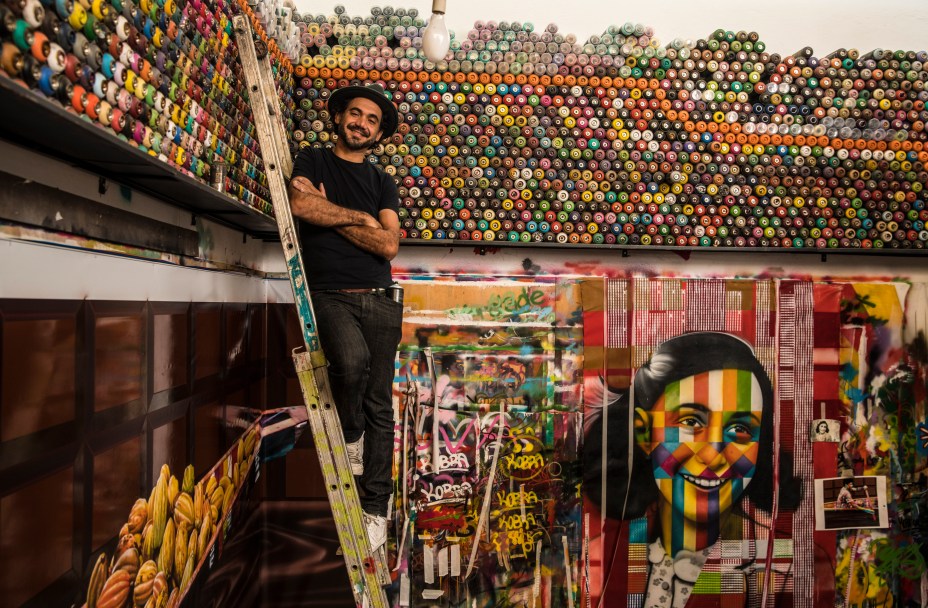 Eduardo Kobra, artísta plástico muralista, em seu atelier no bairro de Pinheiros, São Paulo, 01/09/2017.