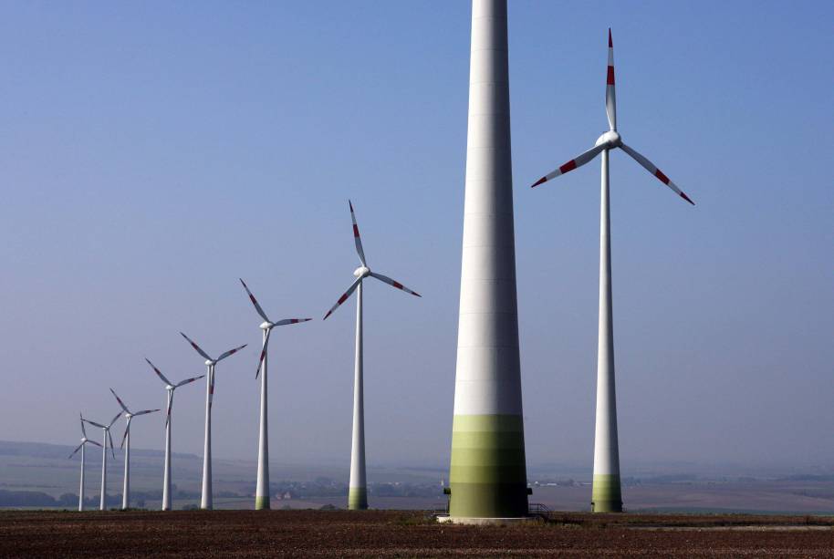 Turbinas eólicas "Energiepark Druiberg" em Dardesheim, Alemanha Oriental, 10/10/2017.