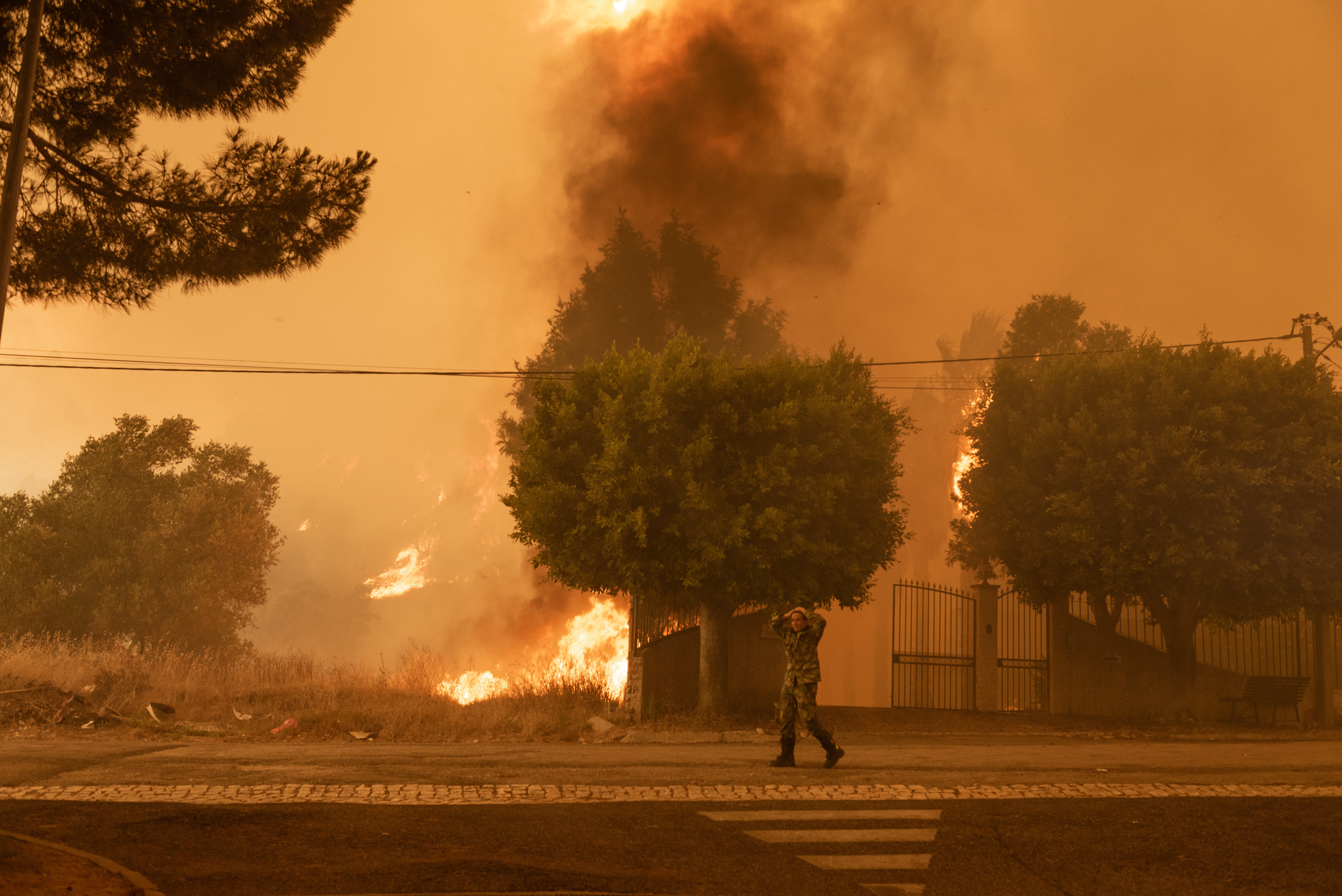 Onda de calor severa na Europa provoca novos incêndios