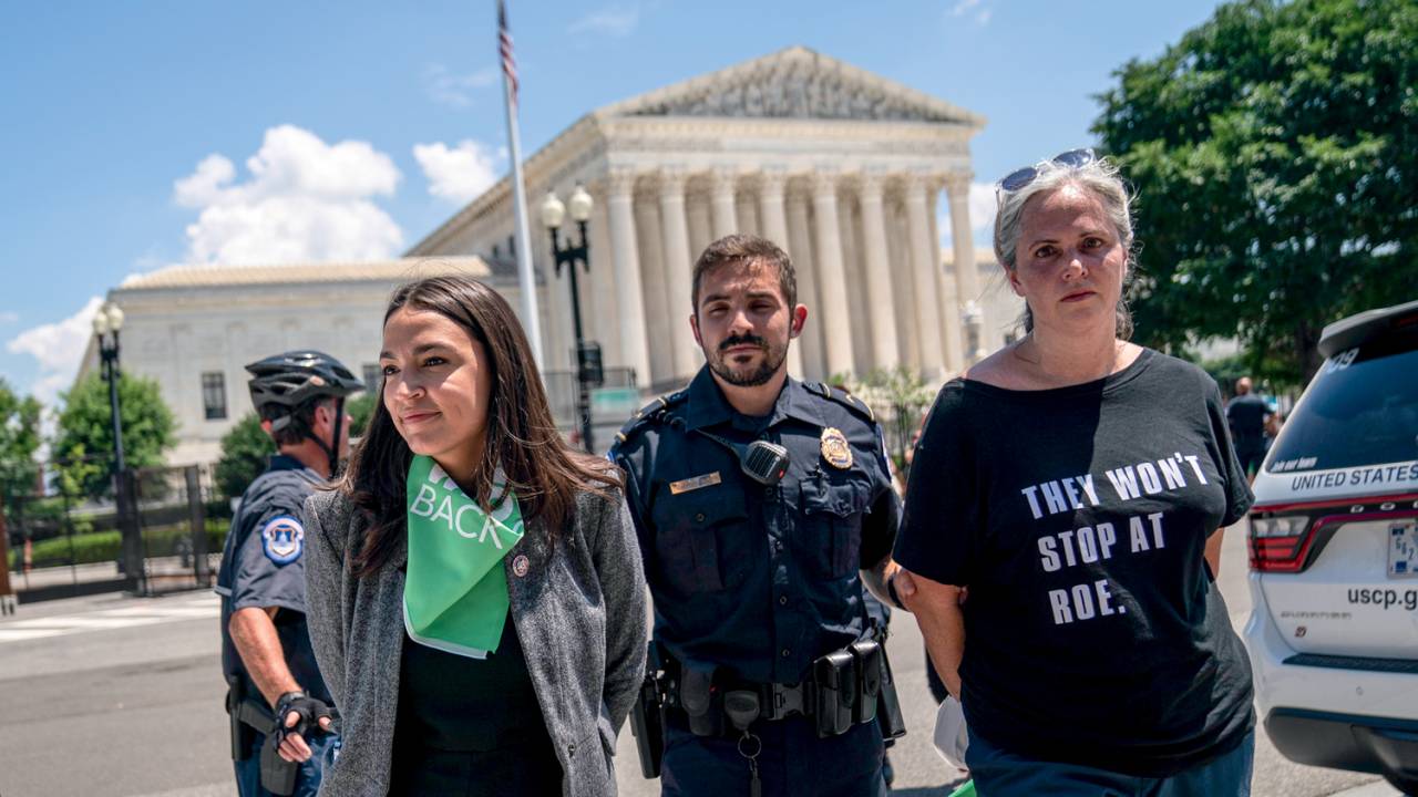 BOCA NO MUNDO - Alexandria Ocasio, a AOC: presa após protesto -
