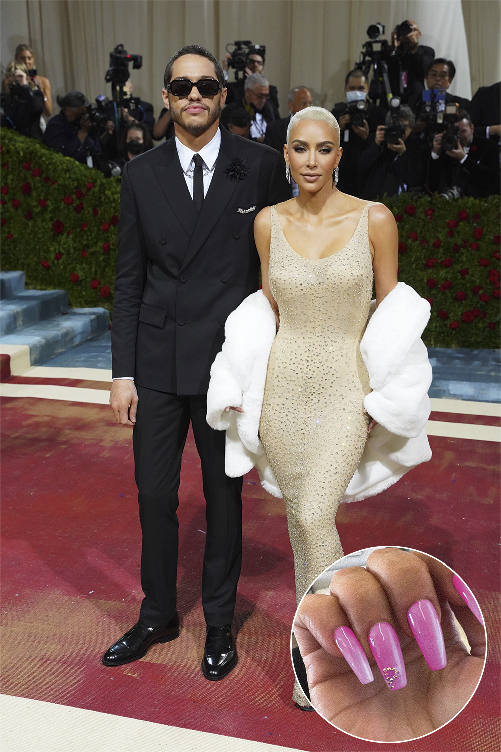 FASHIONISTA - Kim Kardashian e o namorado, o ator Pete Davidson: o “P” do rapaz desenhado com strass -