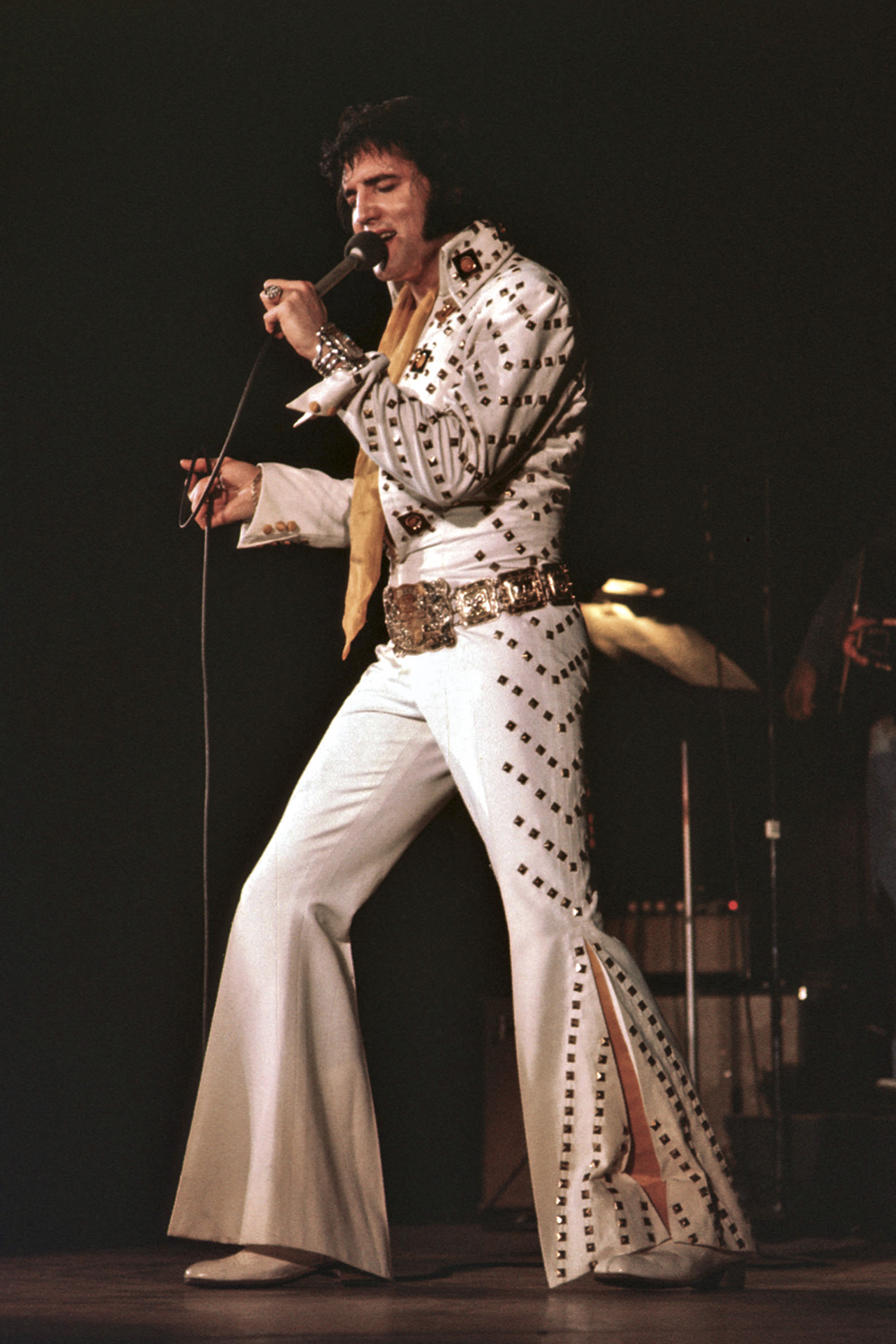 HERÓI - Elvis na fase madura: roupas cafonas e decadência -