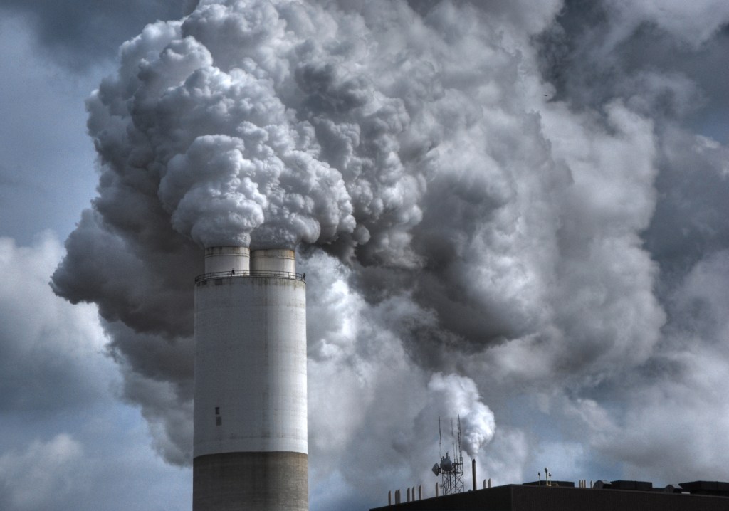 Smoke emissions from an industrial coal burning electric power plant.