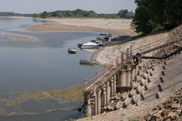 Uma vista do rio Pó seco, na região de Quingentole (Mantova), Itália, 20/07/2022.