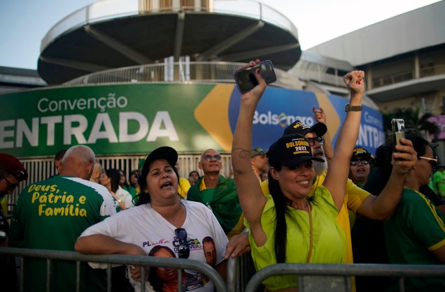 Apoiadores do presidente Jair Bolsonaro, durante a convenção nacional do Partido Liberal (PL),  realizada no ginásio do Maracanãzinho no Rio de Janeiro, em 24/07/2022.