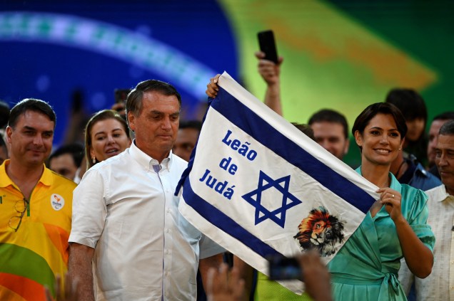 O presidente Jair Bolsonaro e a primeira-dama Michelle Bolsonaro, durante o lançamento de sua candidatura para a reeleição `a presidência da República, durante a convenção nacional do Partido Liberal (PL),  realizada no ginásio do Maracanãzinho no Rio de Janeiro, em 24/07/2022.