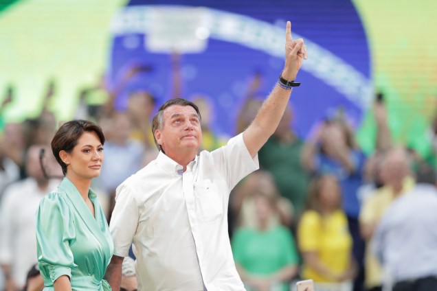O presidente Jair Bolsonaro e a primeira dama Michelle Bolsonaro, durante o lançamento de sua candidatura `a reeleição para presidente da República, durante a convenção nacional do Partido Liberal (PL),  realizada no ginásio do Maracanãzinho no Rio de Janeiro, em 24/07/2022.