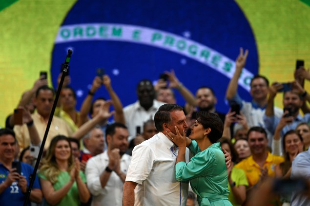 O presidente Jair Bolsonaro e a primeira-dama Michelle Bolsonaro, durante o lançamento de sua candidatura `a reeleição para presidente da República, durante a convenção nacional do Partido Liberal (PL),  realizada no ginásio do Maracanãzinho no Rio de Janeiro, em 24/07/2022.