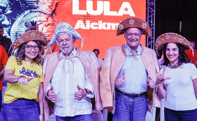 Rosângela Janja, Lula, Geraldo e Lu Alckmin, durante Ato Político em Serra Talhada-Pernambuco - numa antiga estação ferroviária. 20/07/2022