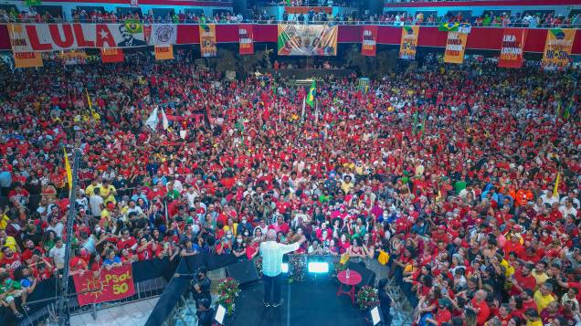 O ex presidente Lula e pré-candidato `a presidência da república, durante ato público “Juntos por Pernambuco e pelo Brasil”, em Recife (PE), no Classic Hall. 21/07/2022. O ex presidente Lula e pré-candidato `a presidência da república, durante ato público “Juntos por Pernambuco e pelo Brasil”, em Recife (PE), no Classic Hall. 21/07/2022.