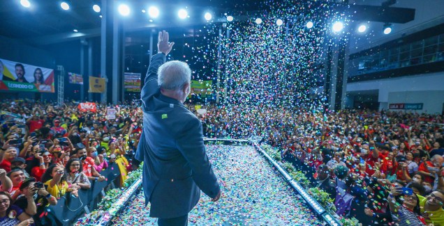 Lula participa de ato "Vamos Juntos Pelo Brasil", em Brasília, com a presença de Geraldo Alckmin e líderes de partidos aliados, em 12/07/2022.