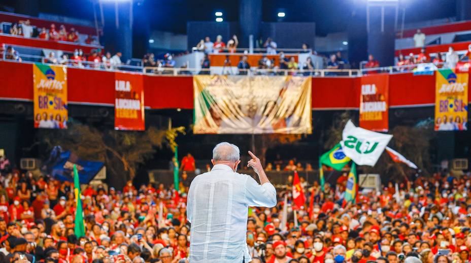 O ex presidente Lula e pré-candidato `a presidência da república, durante ato público “Juntos por Pernambuco e pelo Brasil”, em Recife (PE), no Classic Hall. 21/07/2022. O ex presidente Lula e pré-candidato `a presidência da república, durante ato público “Juntos por Pernambuco e pelo Brasil”, em Recife (PE), no Classic Hall. 21/07/2022.