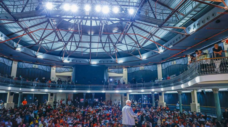 O ex presidente Lula e pré-candidato `a presidência da república, durante ato em em Recife, no Teatro do Parque, com representantes de movimentos culturais. 21/07/2022