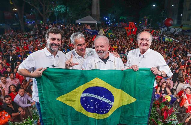 Lula, Marcelo Freixo e André Ceciliano e Geraldo Alckmin, no ato 'Vamos Juntos Pelo Brasil', na Cinelândia, Rio de Janeiro, em 07/07/2022.