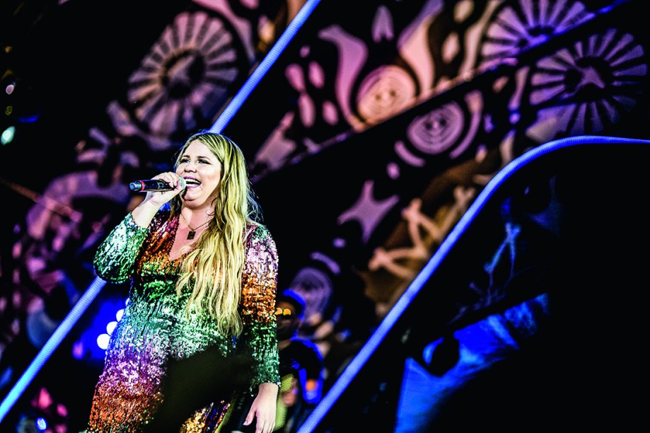 A cantora e compositora goiana Marília Mendonça, durante show, em 2018.