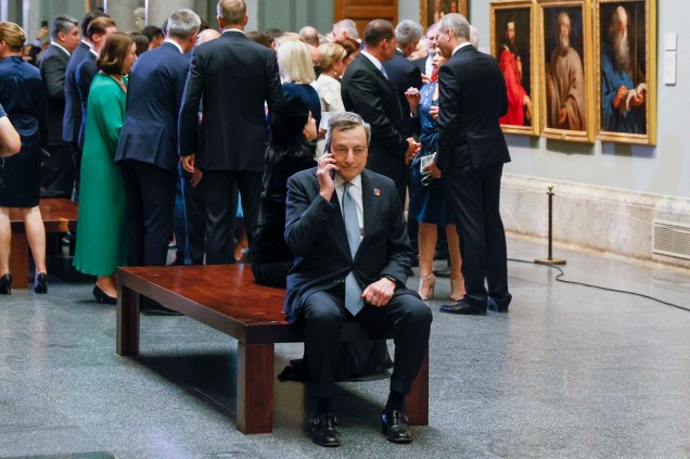 O primeiro ministro italiano, Mario Draghi, no Museu do Prado em Madri, para encontro dos países membros da OTAN, 29/06/2022.