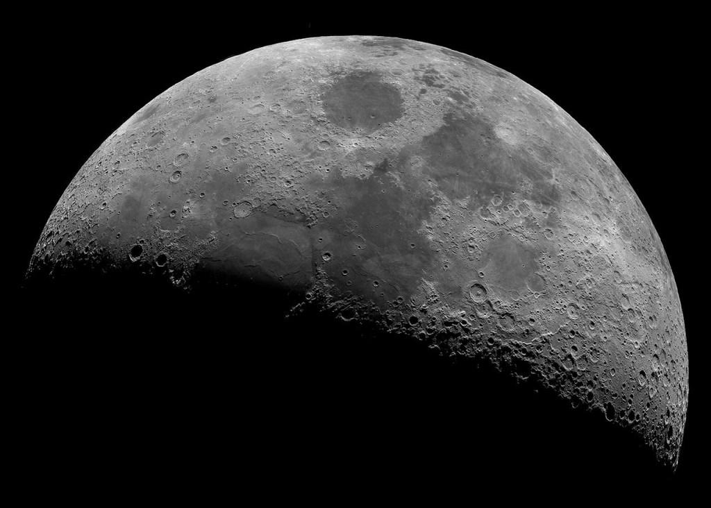 O italiano Andrea Vanoni apresenta crateras, montanhas e outros acidentes na superfície da Lua -