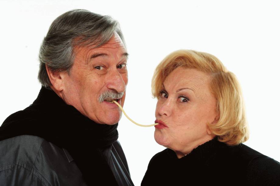 Nicette Bruno e Paulo Goulart na peça "Sábado, Domingo e Segunda", de Eduardo de Felippo, dirigida por Marcelo Marchioro, 2004.