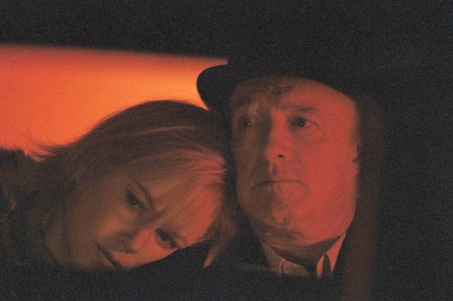 Nicole Kidman e James Caan em cena do filme dinamarquês "Dogville", de 2003, direção Lars Von Trier.