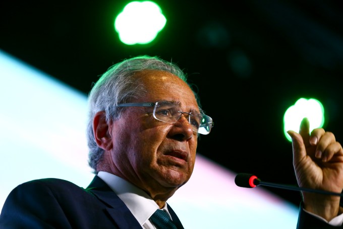 O ministro da Economia, Paulo Guedes, durante palestra de abertura do Painel Telebrasil Summit 2022.
