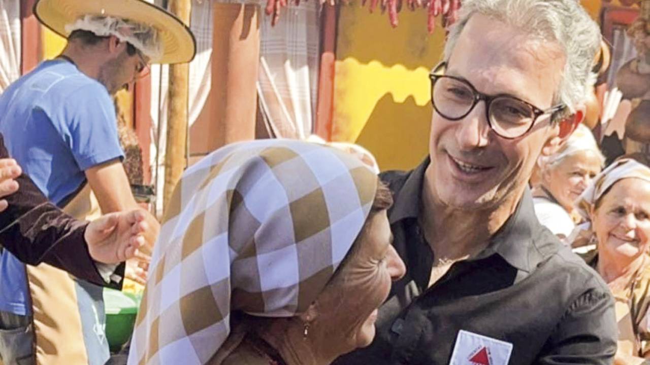 UM PRA LÁ, OUTRO PRA CÁ Zema: popular em um estado onde o presidente é amplamente rejeitado -