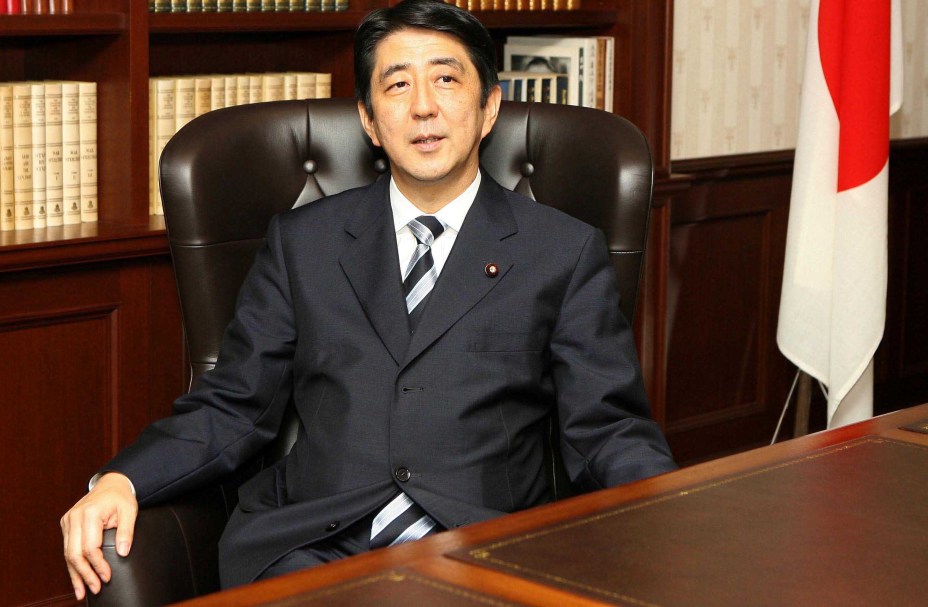 Recém-eleito presidente do Partido Liberal Democrata, Shinzo Abe,  em sua sede, em Tóquio, Japão, 20/09/2006.