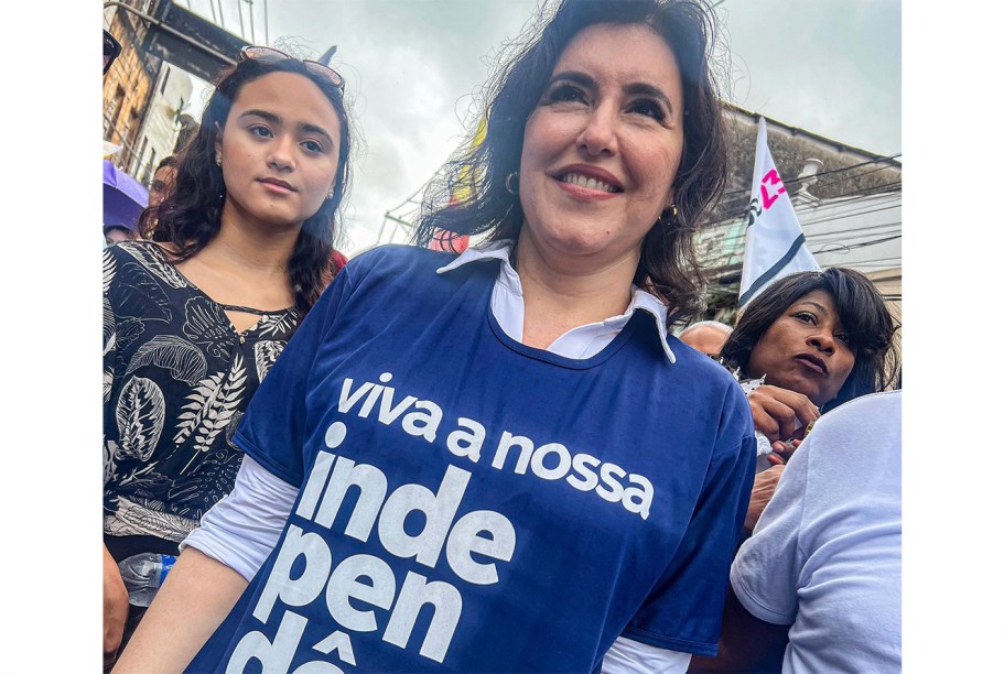 A senadora e pré-candidata à Presidência Simone Tebet pelo MDB durante a Caminhada da Esperança, em Salvador (BA), 2/7/2022.