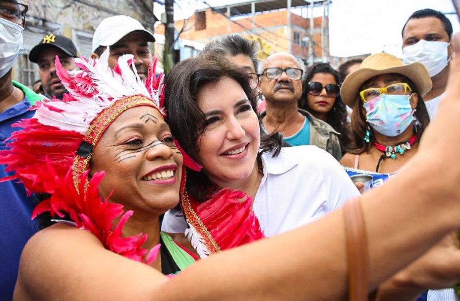A senadora e pré-candidata à Presidência Simone Tebet pelo MDB, durante a Caminhada da Esperança, em Salvador (BA), 2/7/2022.