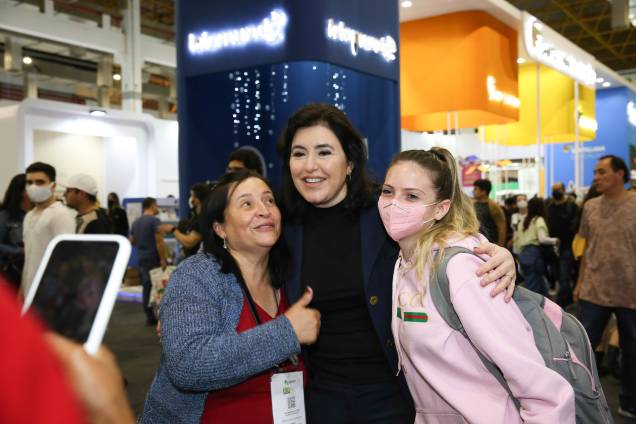 A pré-candidata pelo MDB à Presidência da República Simone Tebet visita Bienal do Livro de São Paulo, em 3/7/2022. A pré-candidata pelo MDB à Presidência da República Simone Tebet visita Bienal do Livro de São Paulo, em 3/7/2022.