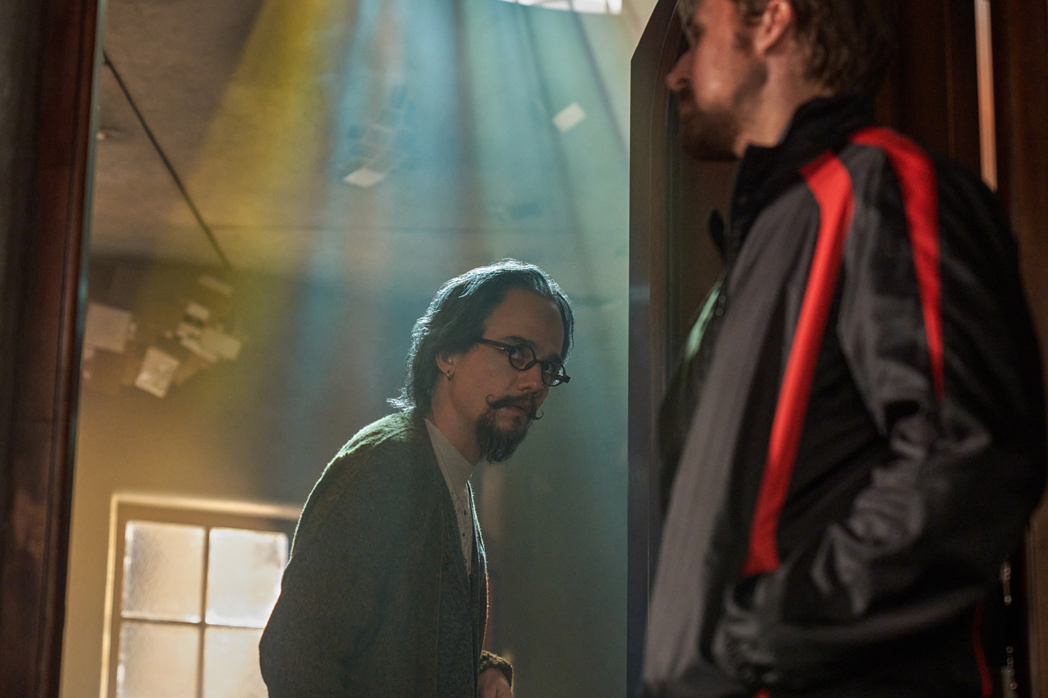 Wagner Moura e Ryan Gosling em 'Agente Oculto'